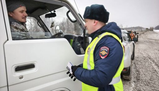 В последние праздничные дни инспекторы ГИБДД усилили контроль на тюменских трассах