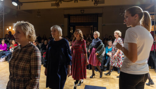 Как походка влияет на психику: что выяснили подиатры