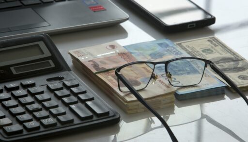 Россияне реже жалуются на навязывание услуг банками