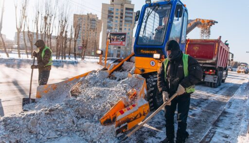 За сутки в тюменских улиц вывезли 49 тысяч кубометров снега