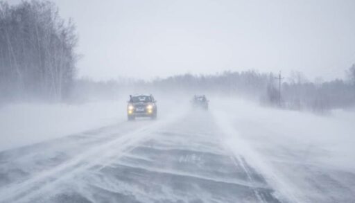 Водителей предупреждают об опасной погоде на тюменских трассах