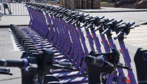 В Тюмени за год число ДТП с участием электросамокатов снизилось на 61%