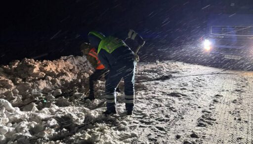 Тюменские инспекторы ГИБДД помогли водителю грузовика из Башкирии