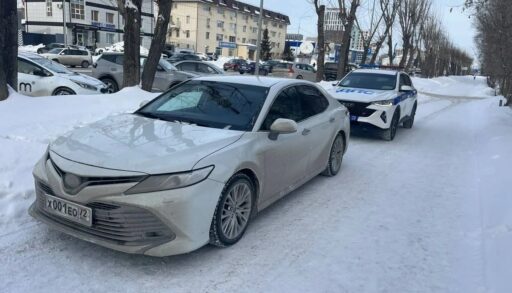 В "Паутину" вляпались еще два автомобилиста в Тюмени