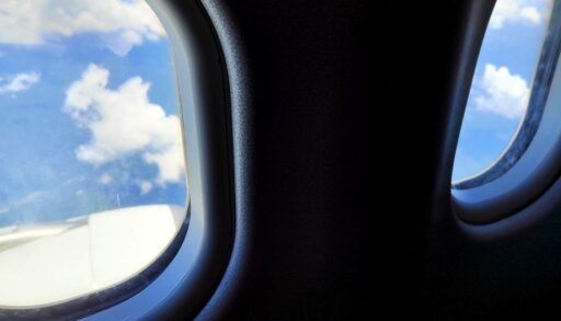 Самолет из Нового Уренгоя совершил в Тюмени экстренную посадку