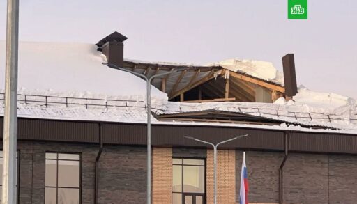 В новой школе в Новосибирской области обрушилась крыша