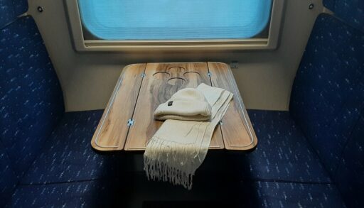 Более 6 тысяч забытых вещей вернули пассажирам уральских поездов