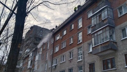 Мэр Тюмени призвал коммунальщиков уделить особое внимание очистке крыш от снега