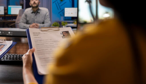 вакансии кадры