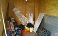Многодетная семья из Тюмени, чей дом сгорел, вынуждена жить вместе с детьми в вагончике. Тюменцам срочно нужна помощь 
