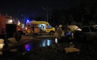 Ночью в Тюмени на улице Трактовой перевернулась «Лада» после ДТП с иномаркой