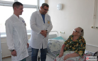 Тюменскую 99-летнюю пенсионерку, попавшую в больницу, хорошо кормили в больнице 