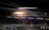 На трассе Тюмень-Екатеринбург столкнулись автобус и грузовик 
