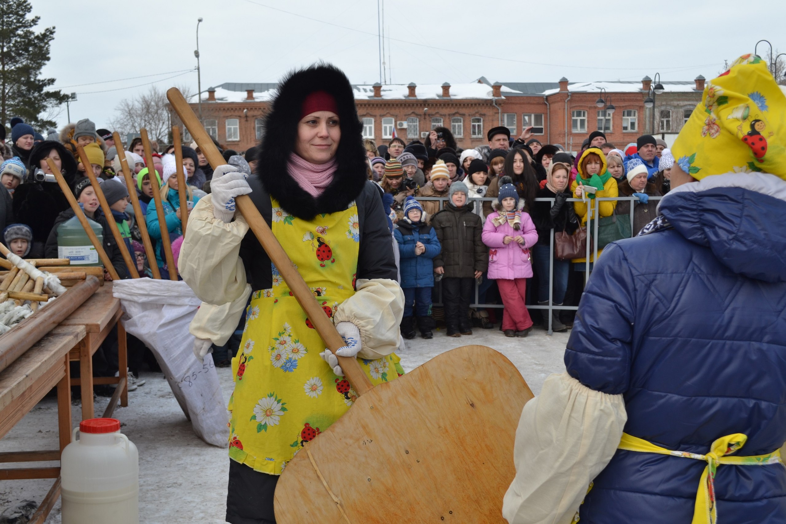 Огромный блин в Ялуторовске - 22 февраля 2015