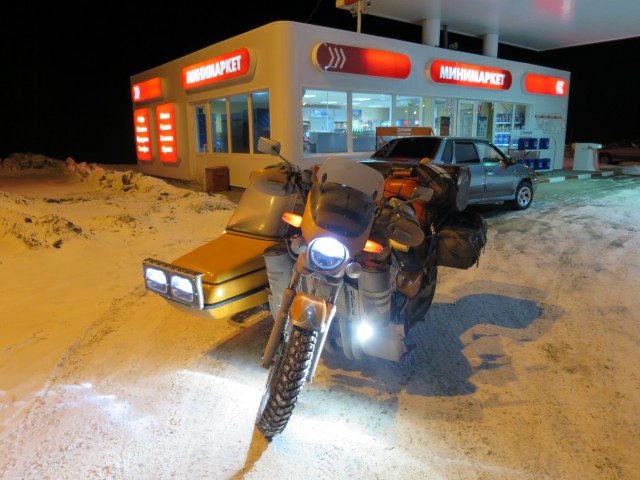 Байкер из Нефтеюганска проехал на мотоцикле по зимней трассе 3200 км