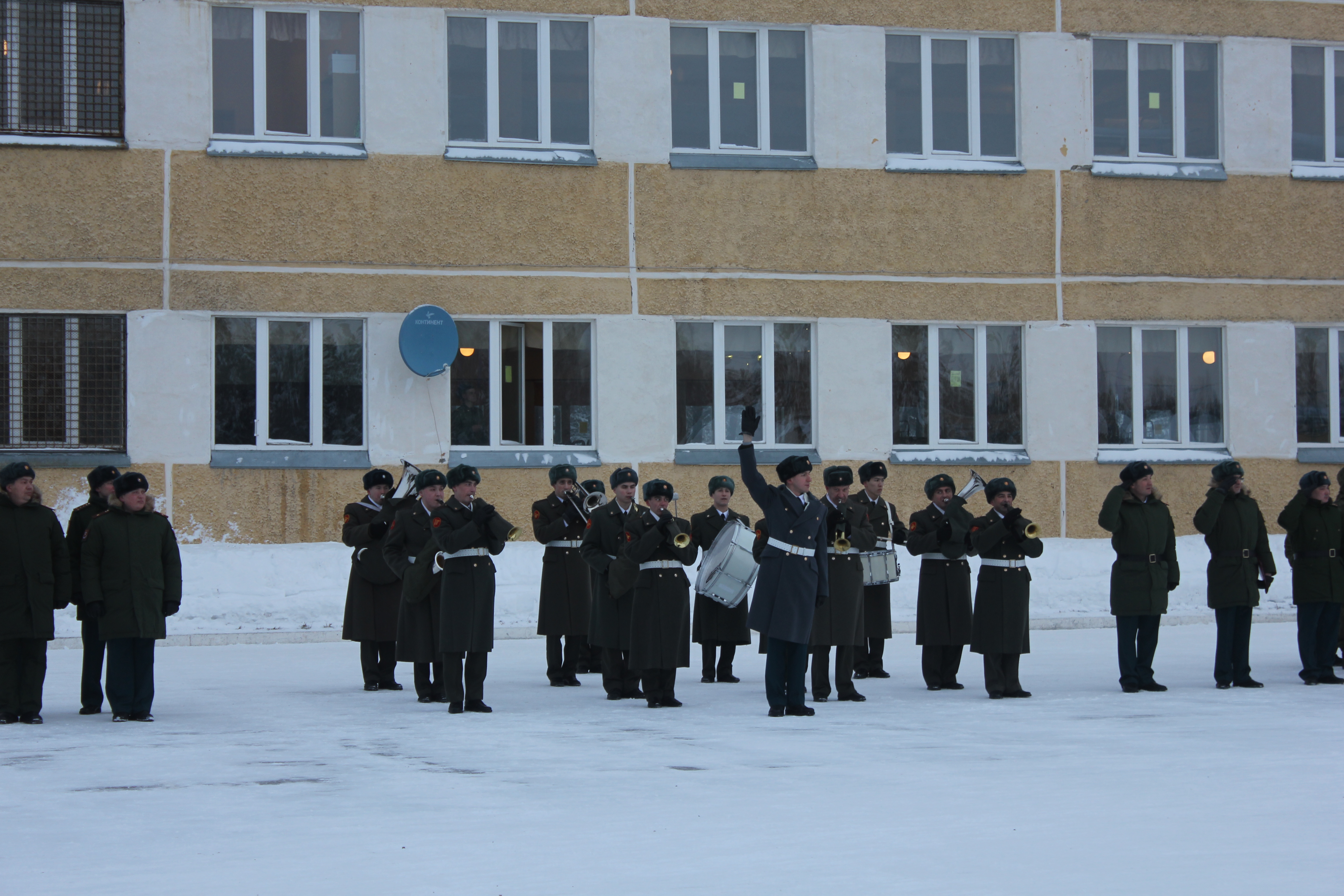 Как живут солдаты в российской армии - 23 февраля 2016 года