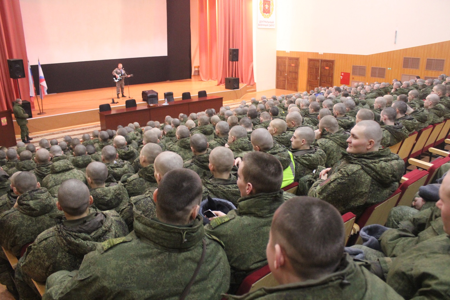Как живут солдаты в российской армии - 23 февраля 2016 года