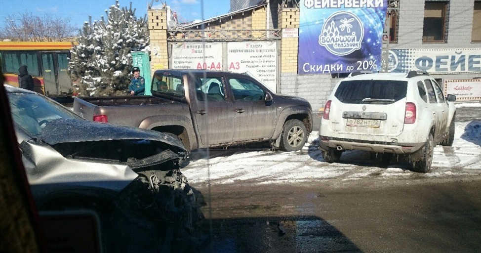 ДТП в Тюмени выпал снег, 23 и 24 марта 2015 года, фото car72.ru