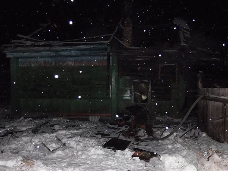 В поселке Богандинский сгорели две девочки: будут судить их бабушку - 11 марта 2016 года