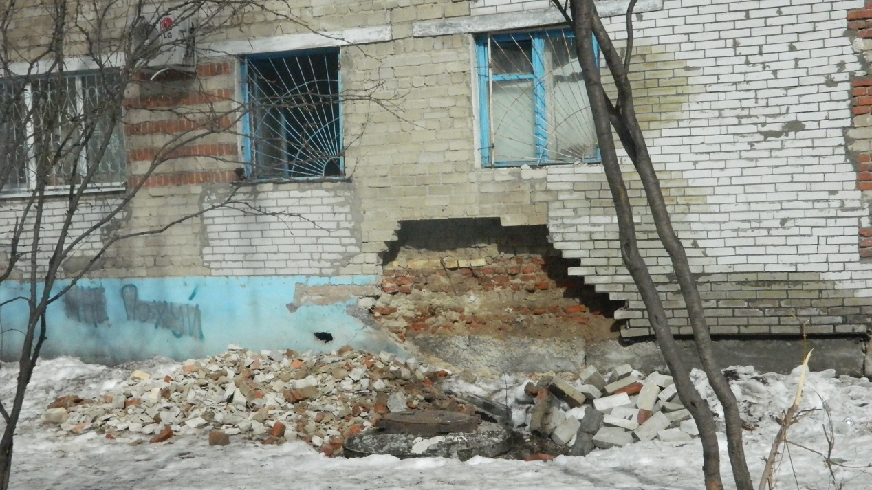 В Тюмени на Фабричной,22 рухнул дом. фото обрушившегося дома в Тюмени