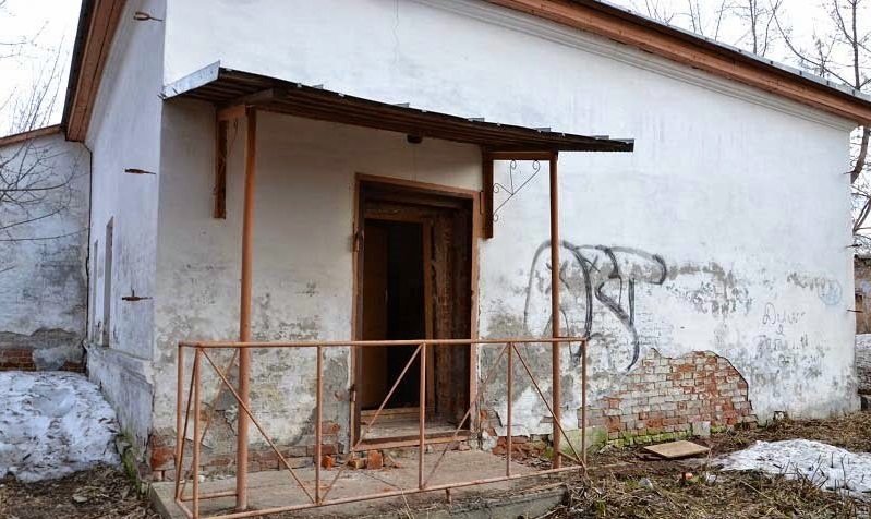 В центре Тобольска нашли заброшенную лабораторию с заспиртованными младенцами - 30 апреля 2015