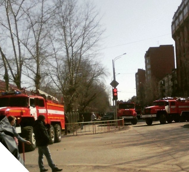 Фото очевидцев пожара в школе № 7 - 2 апреля 2015 года