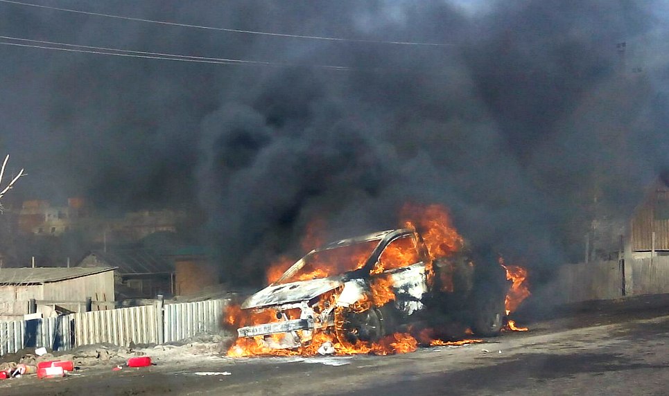 В Тюмени сгорела иномарка - 11 апреля 2015