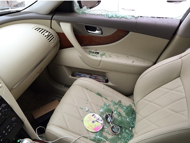 Алене Водонаевой разбили новую машину - 30 мая 2015