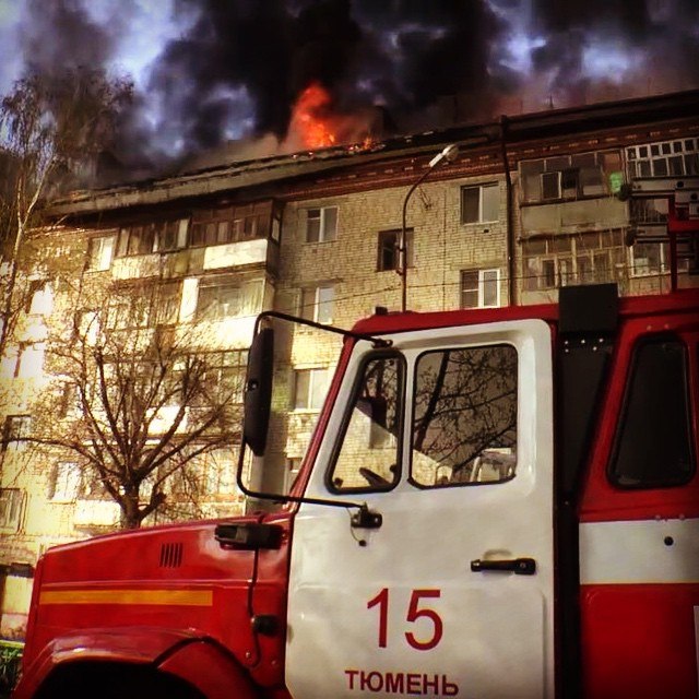 Пожар в пятиэтажке на Харьковской - 1 мая 2015