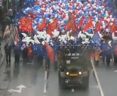 парад Победы в Тюмени - 9 мая 2015