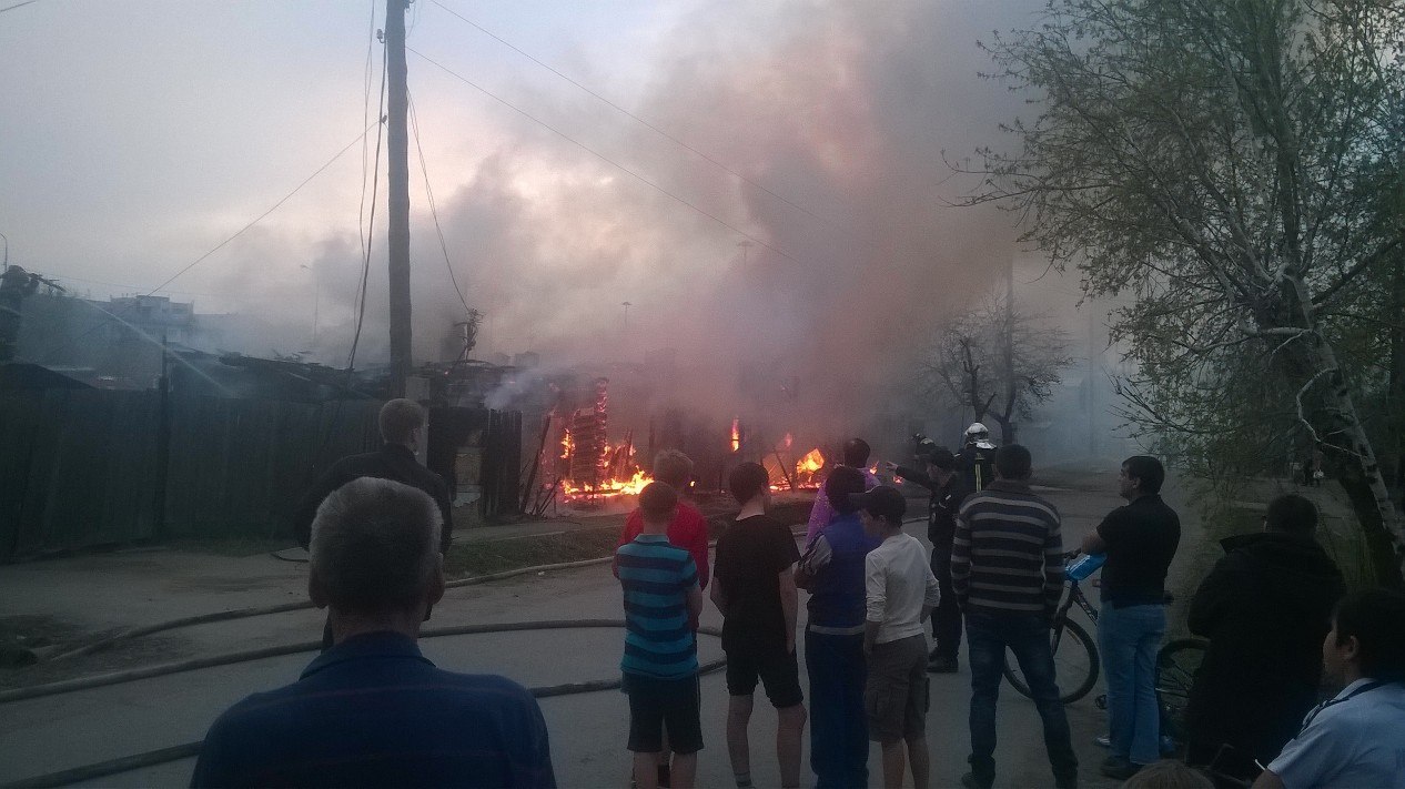 Пожар на улице Союзной в Тюмени - 4 мая 2015