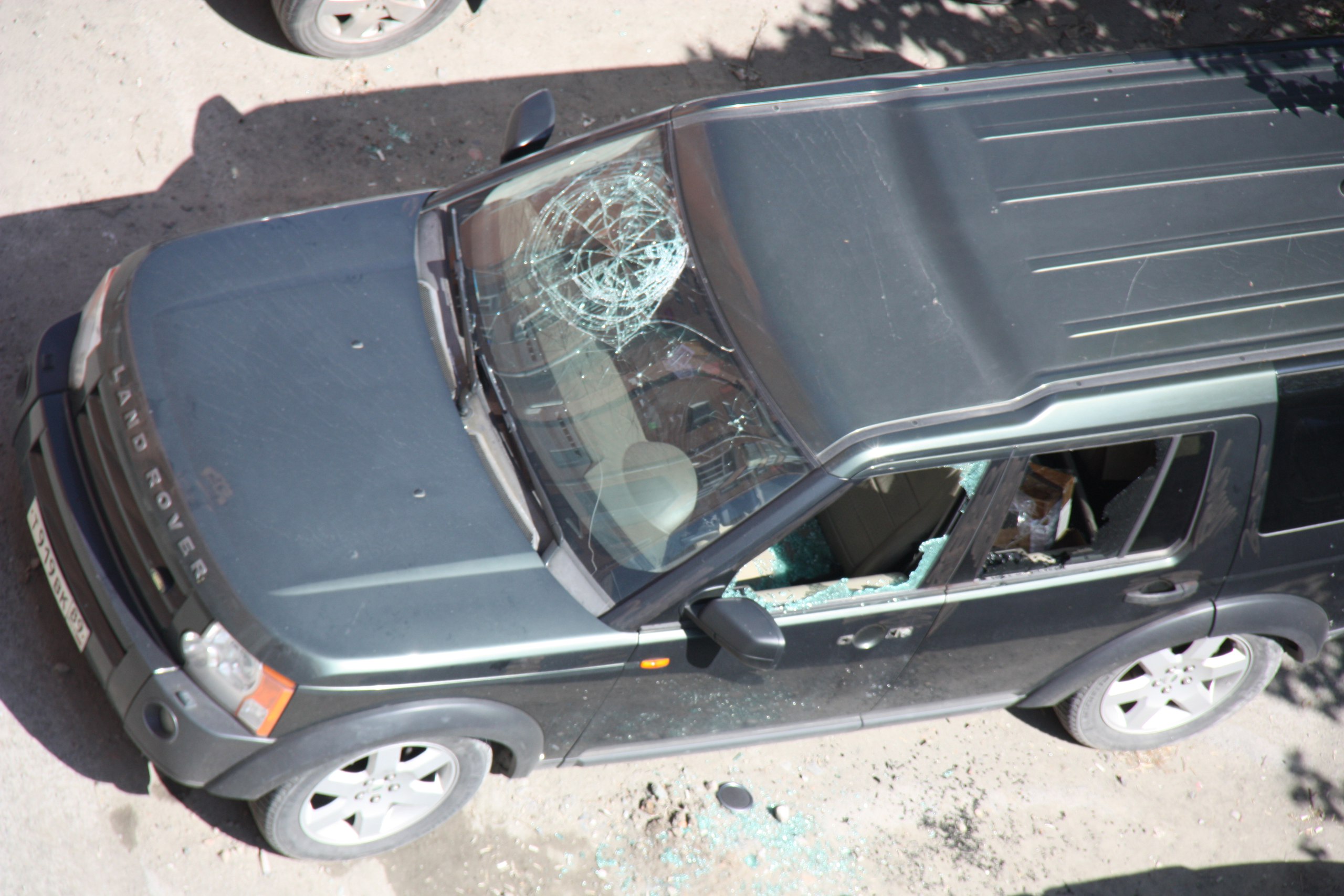 В Тюмени на Харьковской разбили  Land Rover - 15 мая 2016 года