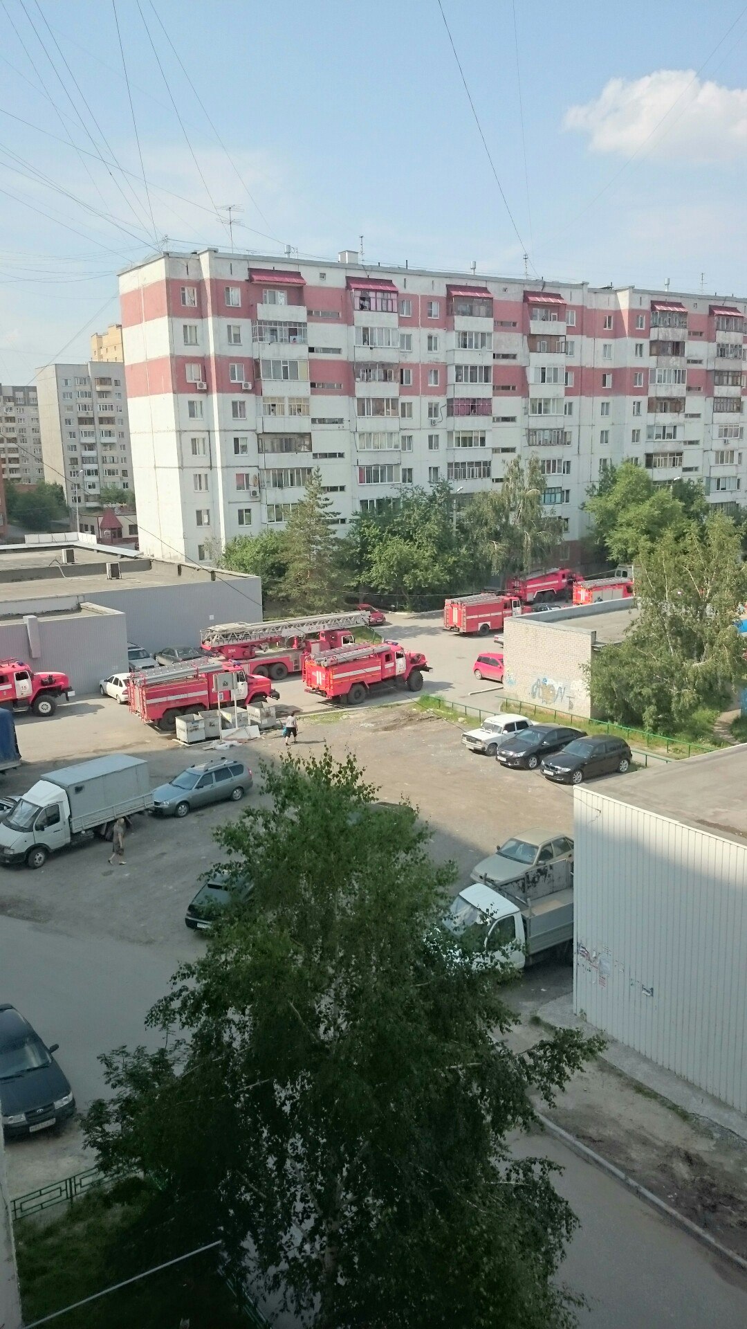 Пожар в многоэтажке по улице Николая Федорова в Тюмени | Наша Газета