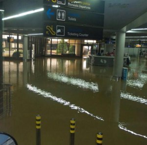 В сочи затопило аэропорт после наводнения - 25 июня 2015 года