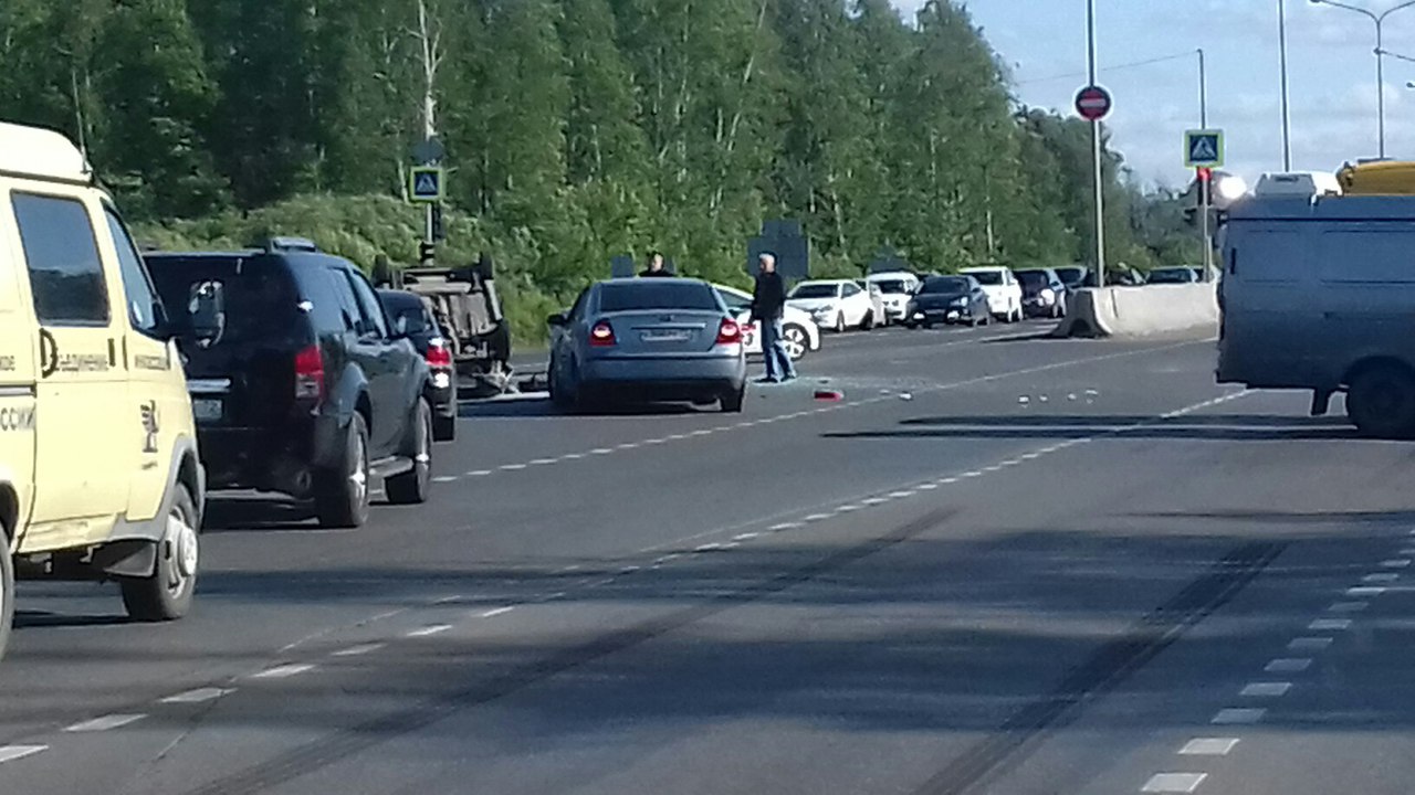 Массовое ДТП на перекрестке улиц Барнаульской - объездной 1 июня 2016