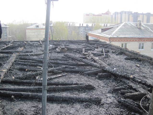 Тюменку, из-за окурка которой сгорела крыша у дома по Харьковской, будут судить - 29 июля 2015