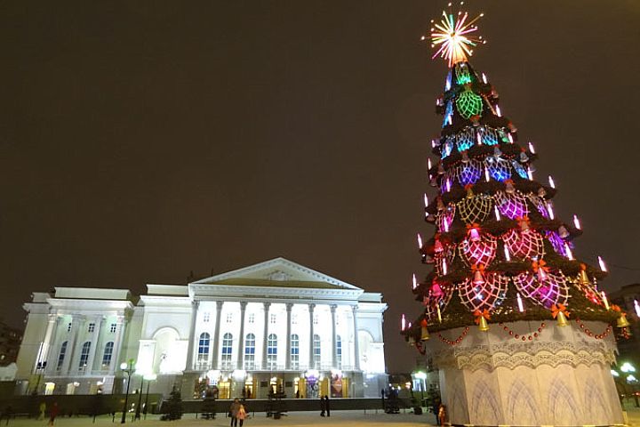 Резиденция Деда Мороза на площади 400-летия Тюмени - 1 января 2016