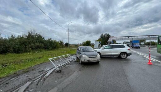 На тюменской трассе автомобиль отбросило на пешехода