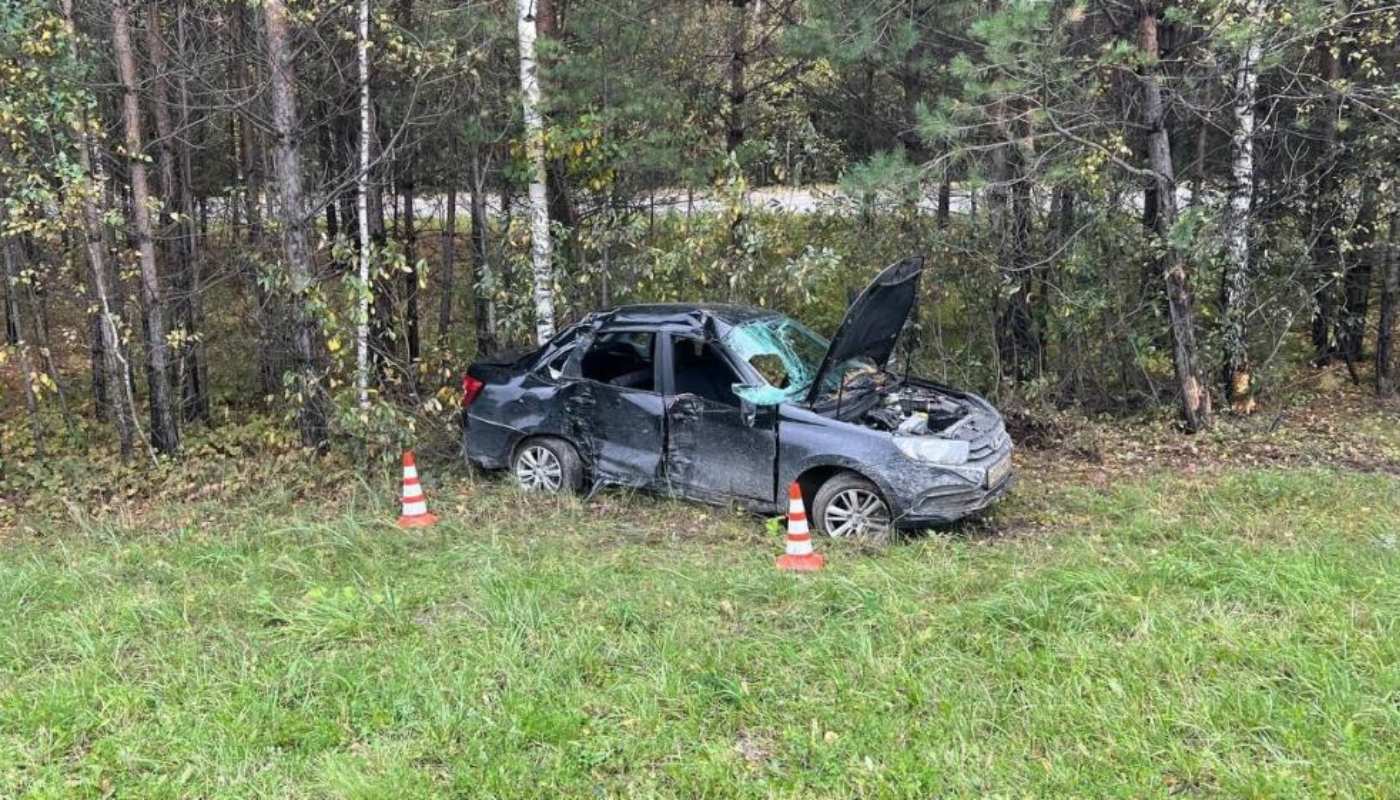 На тюменской трассе погиб водитель, которому стало плохо за рулем