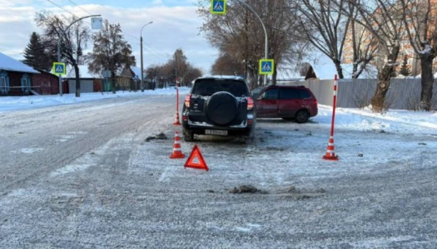 В Тюмени молодой водитель спровоцировал ДТП с пострадавшим ребенком