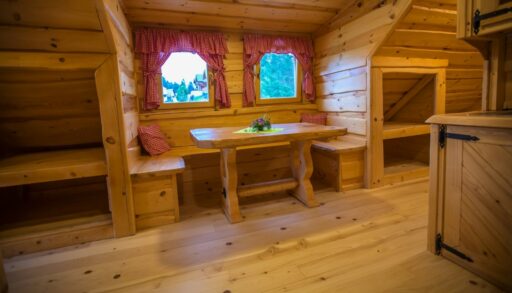 Интерьер бани из деревянных досок