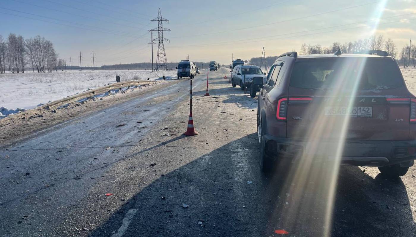 В ДТП под Ишимом погиб водитель фуры