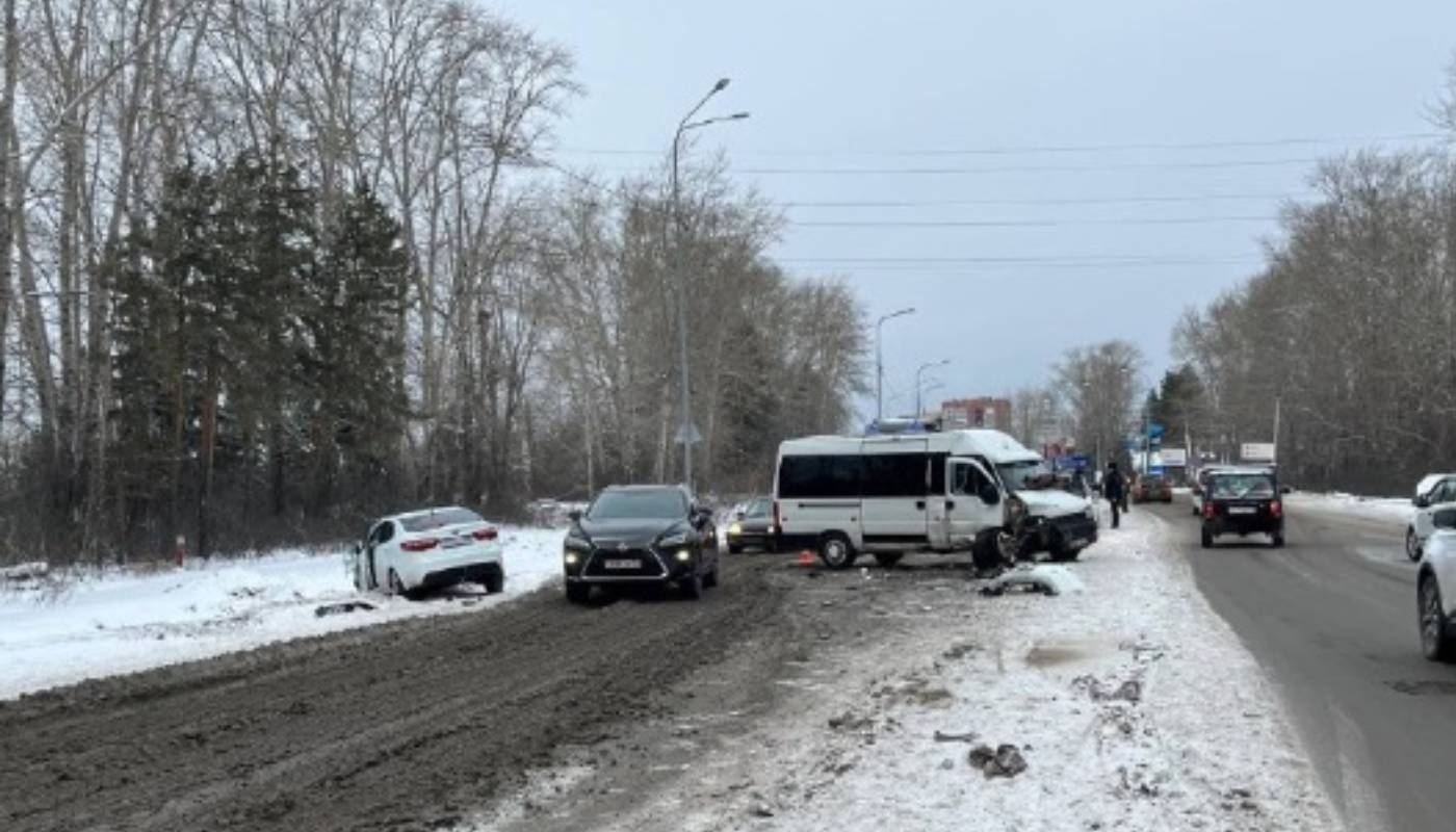 Под Тюменью произошло массовое ДТП