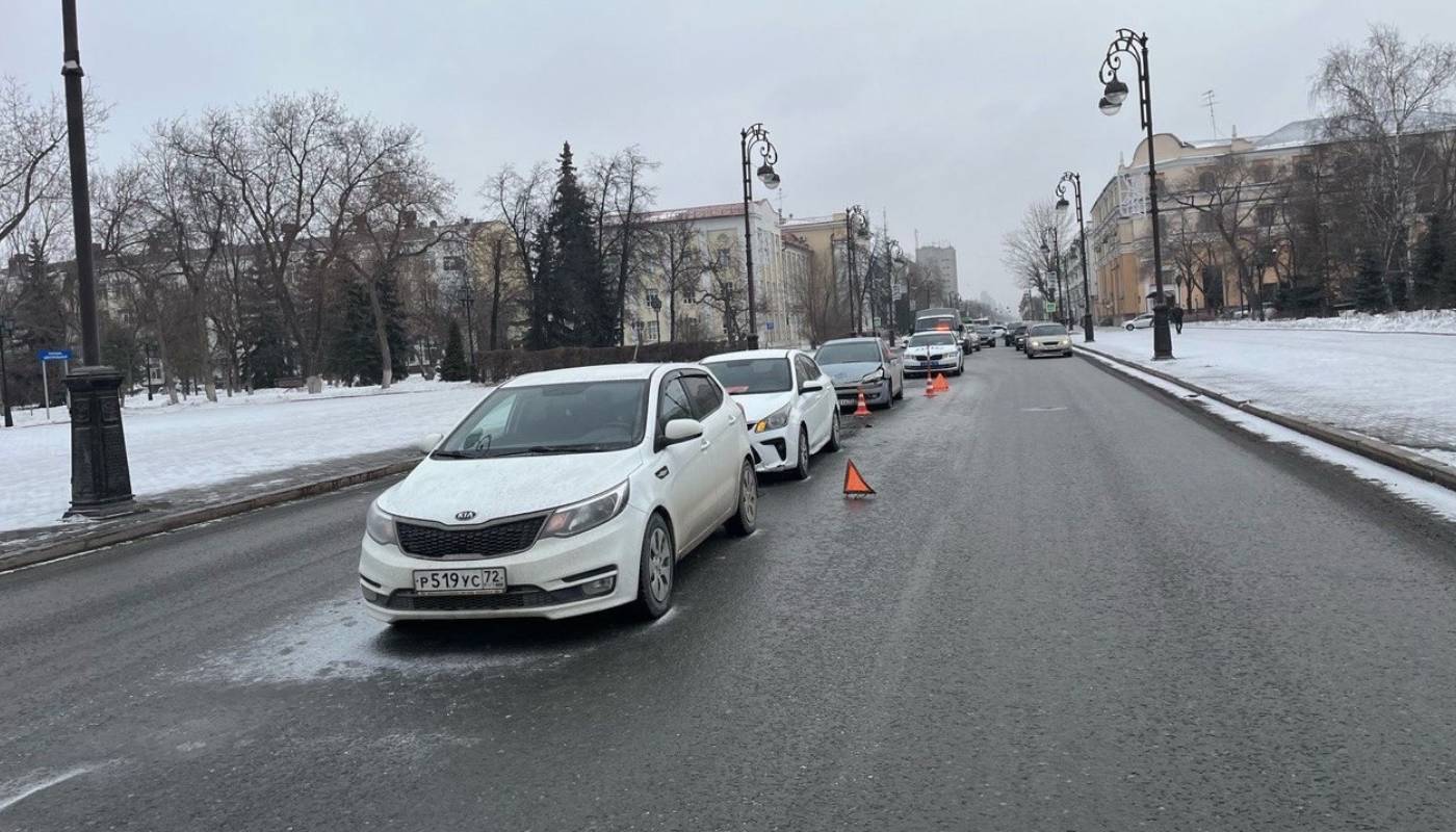 Погода обострила аварийную ситуацию на тюменских дорогах