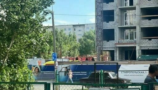 На стройплощадке в Тюмени с высоты сорвался рабочий