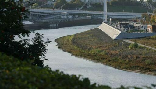 В Тюмени пугающе мелеет река Тура