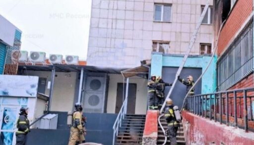 Из тюменской многоэтажки эвакуировали 10 человек из-за пожара