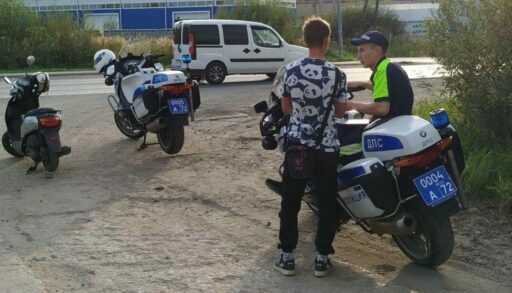 Тюменские инспекторы ГИБДД задержали в Тюмени подростка на скутере