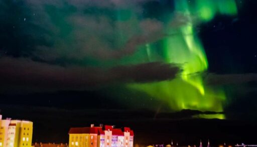 Тюменцы минувшим вечером наблюдали эффектное северное сияние