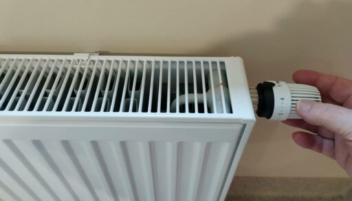 Из-за резкого похолодания еще один район Тюменской области начинает отопительный сезон